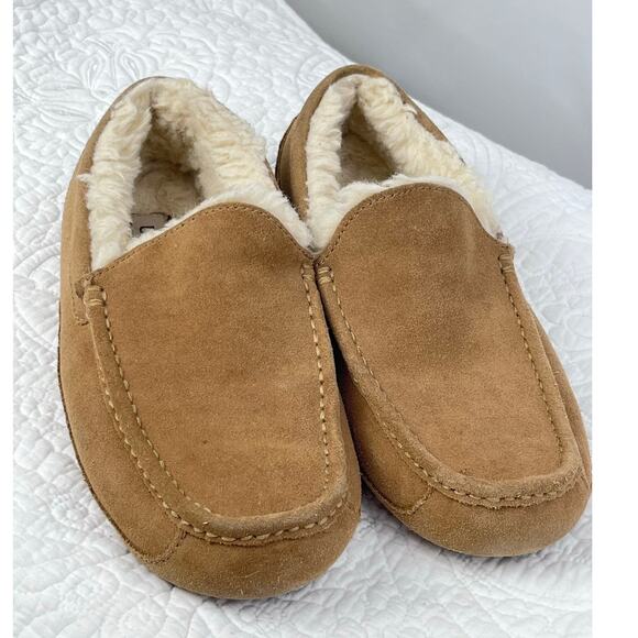 Ugg Men's Size 9 Chestnut Ascot Suede Moc Toe Sheepskin Lined Slippers - Picture 1 of 10